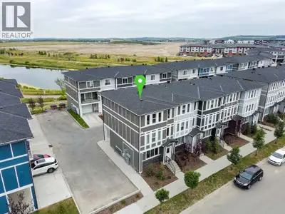 OPEN HOUSE - Sunday, September 6 between 2 and 4PM ****** Like New Townhome With Pond Views*** Doubl...