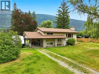 Welcome to your own private slice of outdoor paradise. Nestled on a serene riverfront acreage just m...