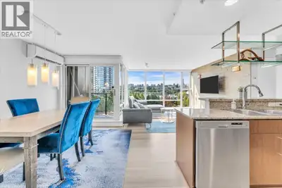 This bright 2-bedroom, 2-bathroom, 1,041 sq. ft. south-facing suite at Park West II offers stunning...
