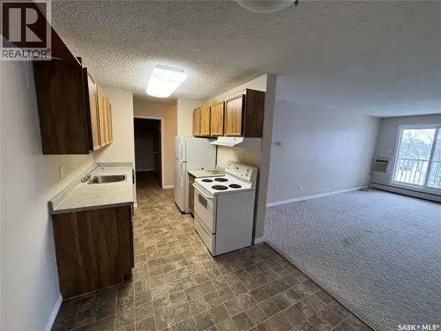 306 1808 EAGLESHAM AVENUE Weyburn, Saskatchewan in Condos for Sale in Regina - Image 3