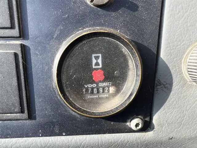 1998 VOLVO L150C in Heavy Equipment in Ottawa - Image 11