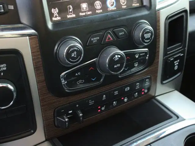 2016 Ram 3500 Laramie 4x4, AISIN, Sunroof, Cooled/Heated Leather in Cars & Trucks in Calgary - Image 28