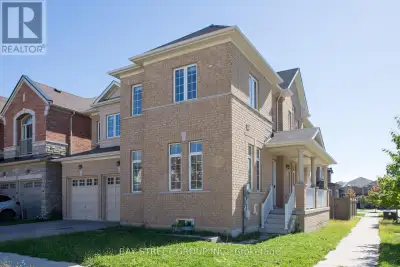 Newly Corner Lot Detached House With 9' High Ceilings On Main And 2nd Fl. 4 Large Bedrms, 3 Full Bat...