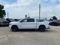 Odometer is 23300 kilometers below market average! Bright White Clearcoat 2025 Ram 1500 Sport 4WD 8-... (image 3)