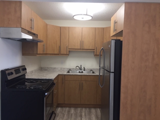 Regal Manor 2-Bedroom Suite Available! 4