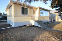 Homes for Sale in Vegreville, Alberta $225,000