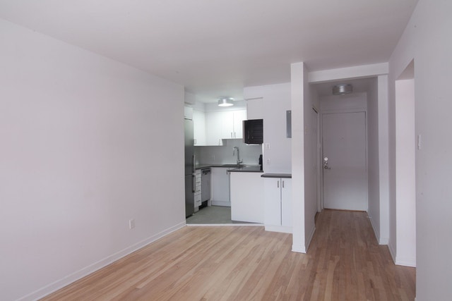 4570 Chemin Queen Mary — photo 2