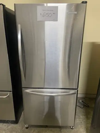 Réfrigérateur stainless 29'' congélateur en bas Kitchen Aid, View more