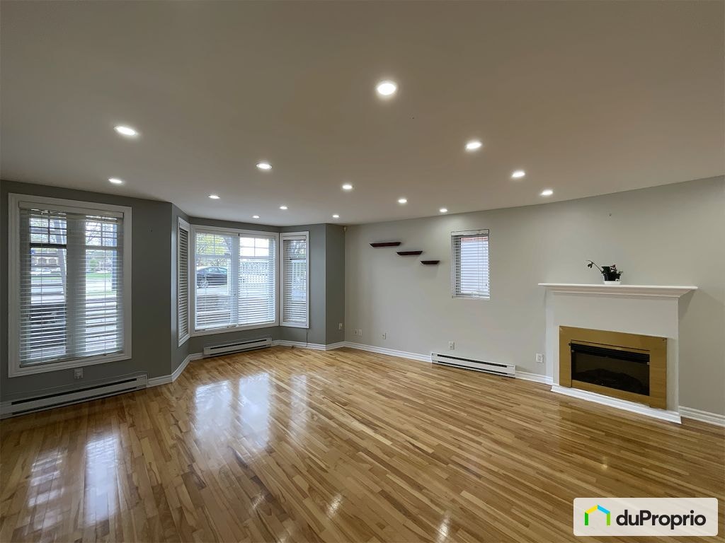 $554,999 - Condominium for sale in Ahuntsic / Cartierville — photo 3