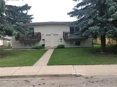 1 3922 45 Street - 2 Bedroom Apartment for Rent