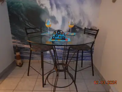 TABLE ET CHAISES, View more