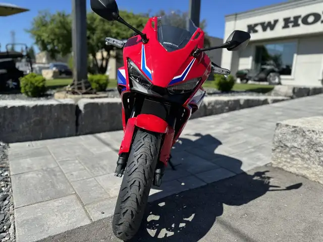 2025 Honda CBR500R ABS in Sport Bikes in Kitchener / Waterloo - Image 9