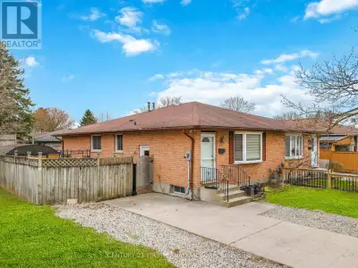 Beautifully Renovated 3+2 Bedroom Semi-Detached Home on a Spacious Corner Lot! Ideal for first-time...