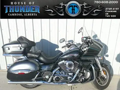 Hit the open road with confidence aboard the 2021 Vulcan 1700 Voyager ABS, a flagship touring cruise...