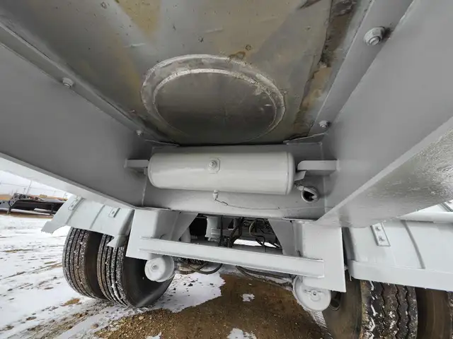2002 Beall Super B-Train Hopper/Grain/Tri-Tri axles in Heavy Equipment in Barrie - Image 19