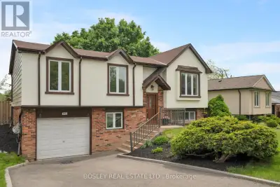 This updated raised bungalow is situated in the high-demand Mississauga Valley area on a generous 60...
