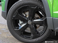 2025 Volkswagen Taos Comfortline Black Edition! Low KM'S, One Owner, No Accidents. Bright Moss Green... (image 8)