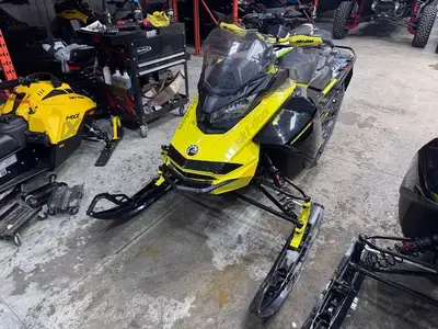 USED 2022 SKI DOO RENEGADE XRS 850 WITH 5,993 KM READY FOR THE TRAIL! $11,999 + HST & LICENSING CONV...