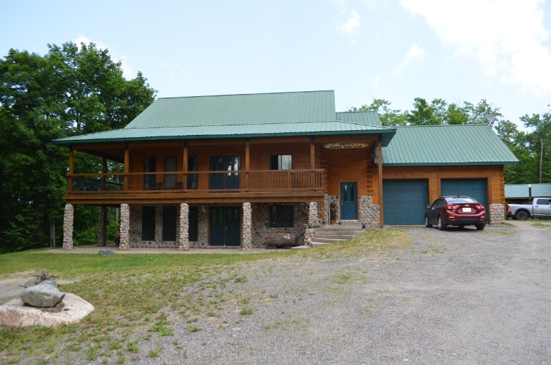 Amazing log home on 100 private acres! Houses for Sale Muskoka Kijiji