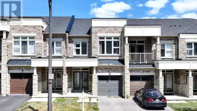 Beautifully maintained & updated 3+1 bedroom, 4-bathroom traditional 2-story freehold townhome locat...