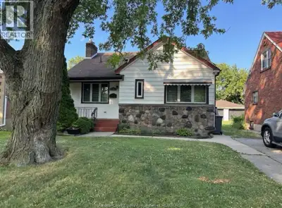 Discover this charming, newly renovated, 1 1/2 storey home in Riverside. This inviting residence fea...