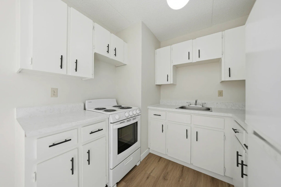 Modern Apartments with Air Conditioning - Northgate Manor II - A 4