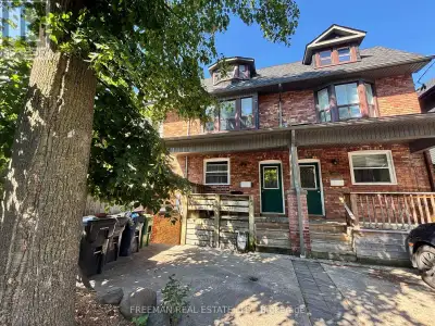 Beautifully renovated 3 Bedroom, 2 Bathroom split level unit on coveted Howland Ave in Torontos excl...