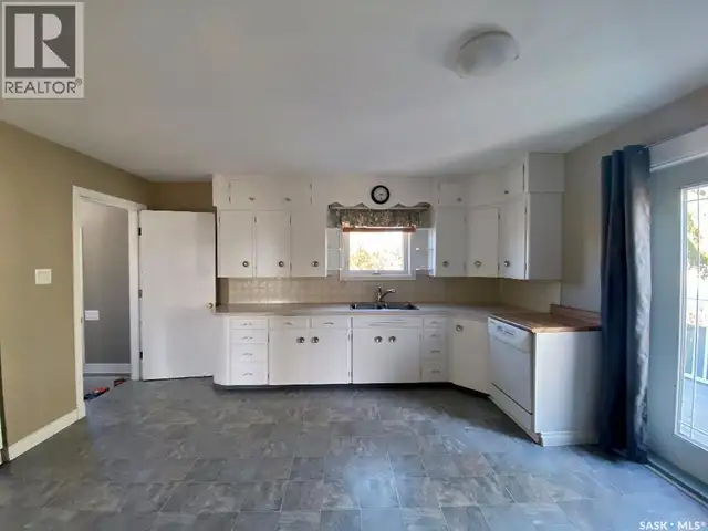 109 1st AVENUE E Eatonia, Saskatchewan in Houses for Sale in Swift Current - Image 11