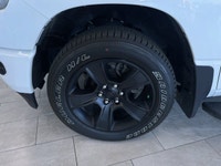 ===== Key Features ===== * 60,195 km * Sport Trim * 4WD (Four-Wheel Drive) * 5.7L HEMI V8 Engine * S... (image 7)