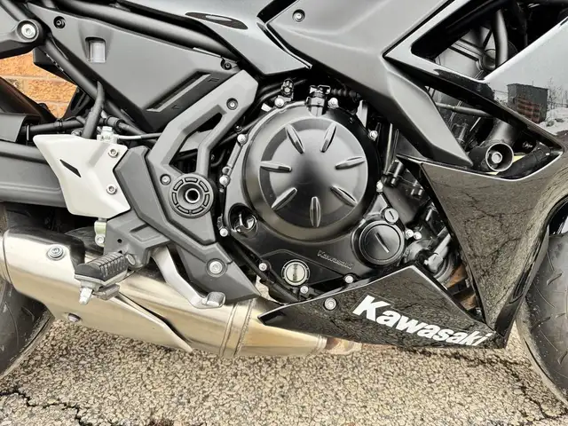 2020 Kawasaki Ninja 650 ABS **ONLY 2,000 KM** in Sport Bikes in Markham / York Region - Image 13