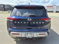 NEW TO CANADA? WE HAVE AN APPROVAL WAITING FOR YOU! The 2022 Nissan Pathfinder SL is a refined and c... (image 5)