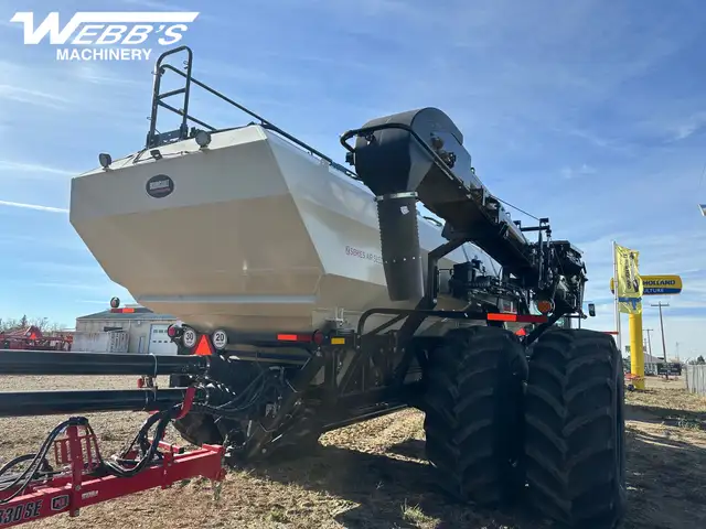 2022 Bourgault 3330-66HF/L9950  Air Seeder & Tank in Farming Equipment in Fort St. John - Image 14