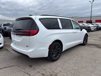 ENGINE: 3.6L PENTASTAR VVT V6 W/ESS (STD),BRIGHT WHITE,BLACK SEATS W/AXIS II,QUICK ORDER PACKAGE 27L... (image 4)