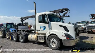 Heavy truck - # STOCK: C-905236 2010 VOLVO VNL300 CAMION DE VILLE 2010 VOLVO VNL300 DAY CAB Engine:...