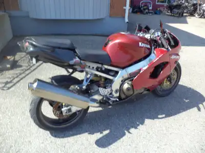 sonic cycle has 1999 kawasaki zx - 9r ninja parts bike. runs great slight accident damage lots of go...