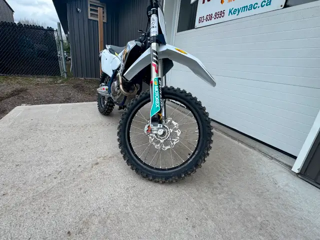 2023 HUSQVARNA CF 250 ELEC START in Touring in Pembroke - Image 3
