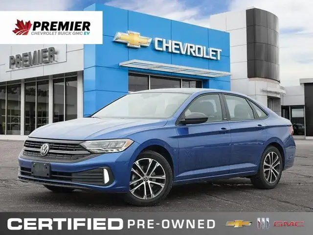 2023 Volkswagen Jetta Comfortline | LOW KMS | Moonroof in Cars & Trucks in Windsor Region - Image 2