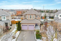 6 Twin Willow Cres N