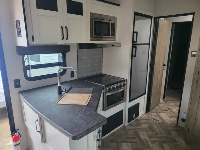 2024 Palomino PUMA 29 TH in Travel Trailers & Campers in St. Albert - Image 18