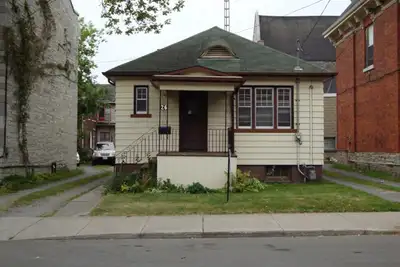 Private Home - 2 Bedroom Plus Loft Downtown - AUGUST 2025