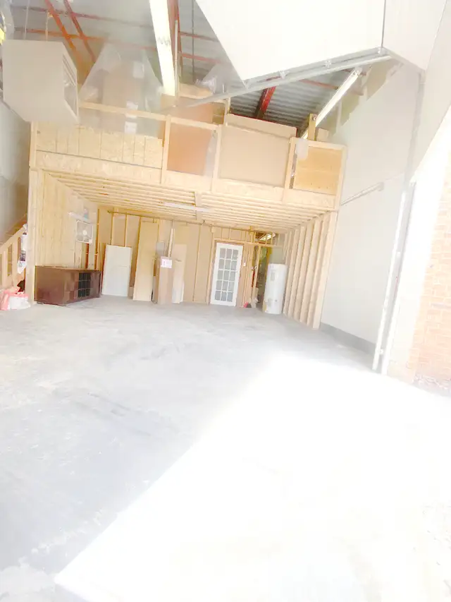Stouffville office units & warehouse  for lease. in Room Rentals & Roommates in Markham / York Region - Image 10