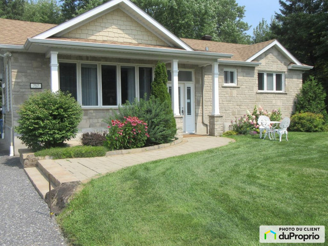 925 000$ - Bungalow à vendre à Mont-St-Hilaire dans Maisons à vendre  à Longueuil/Rive Sud - Image 2