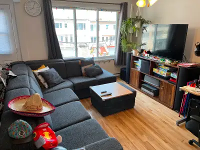 5 1/2 For Rent / A Louer - Lasalle WITH PARKING $1900