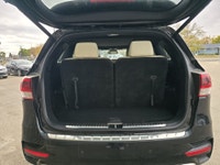 2016 Kia Sorento SX V6 Premium Comfort Meets Confident Performance Elevate every drive with this 201... (image 8)