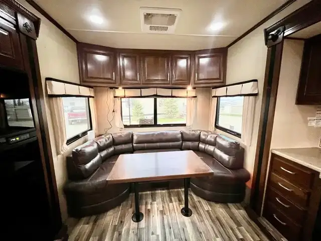 2014 GRAND DESIGN SOLITUDE (FINANCING AVAILABLE) in Travel Trailers & Campers in Kelowna - Image 7
