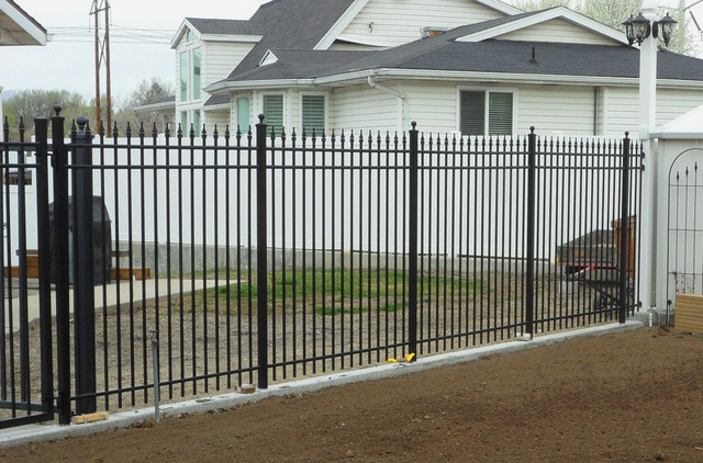 Wrought Iron and aluminum gates, fences, side gates, walk gates in Other Business & Industrial in London - Image 2