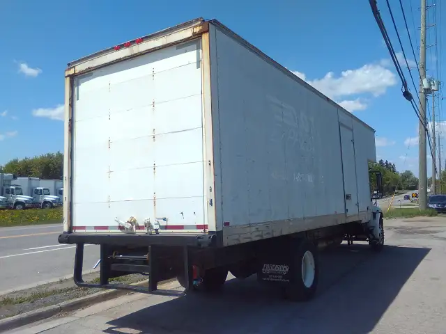 2017 International 4300 24ft Moving Box in Heavy Trucks in Mississauga / Peel Region - Image 5