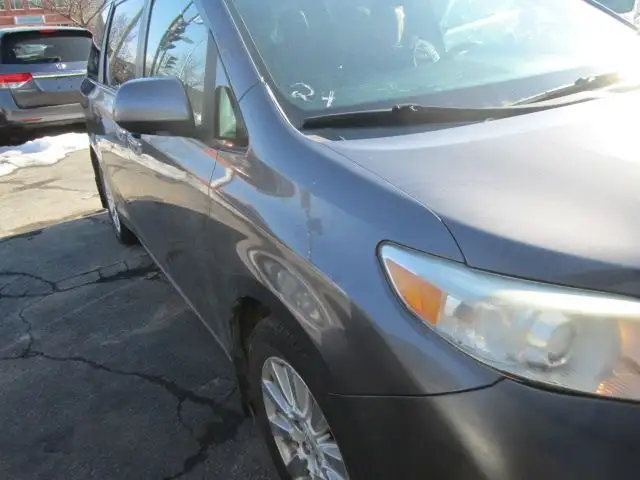 2011 Toyota Sienna Limited AWD in Cars & Trucks in City of Montréal - Image 22