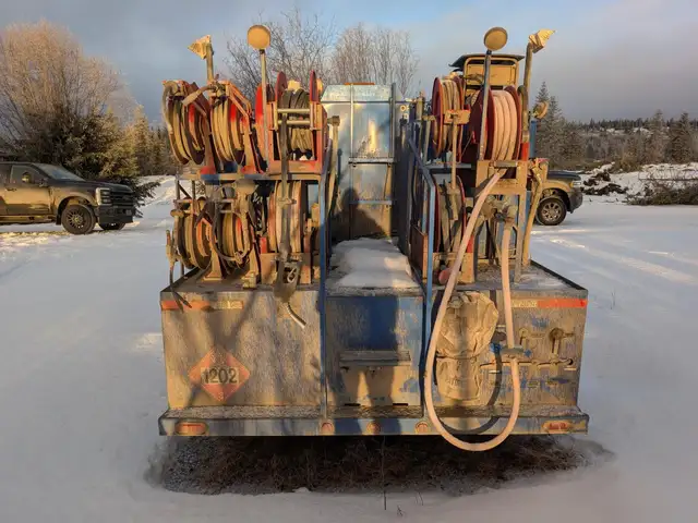 1999 KENWORTH T300 in Heavy Trucks in Saskatoon - Image 7
