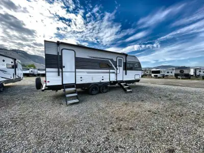 We are looking for good pre owned Rv's to buy or consign!! EAST TO WEST Della Terra travel trailer 2...